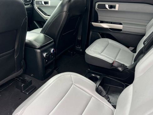 Used 2021 Ford Explorer XLT w/ Equipment Group 202A image 9