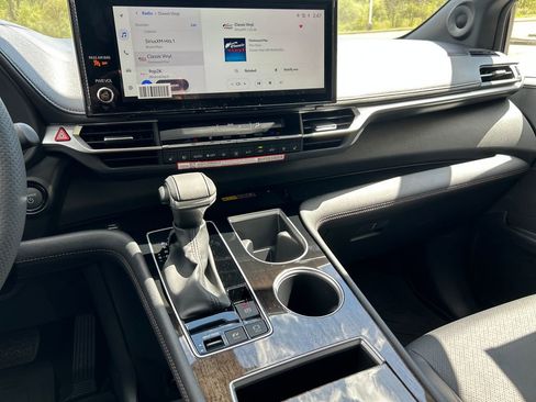 New 2026 Toyota Sienna Platinum AWD/4WD image 11