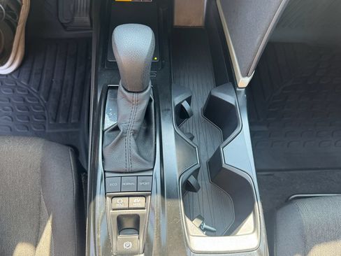 Used 2025 Toyota Camry SE FWD image 19