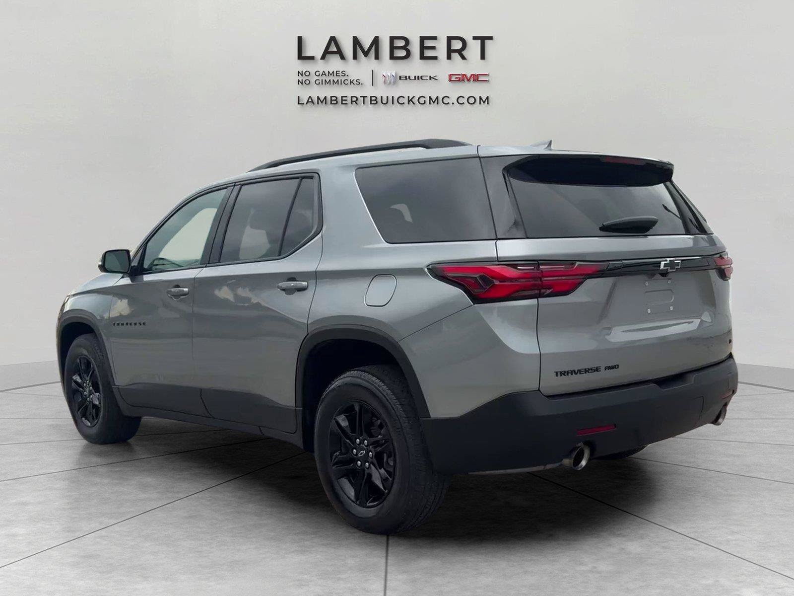 Used 2023 Chevrolet Traverse LT w/ Midnight/Sport Edition AWD/4WD image 3