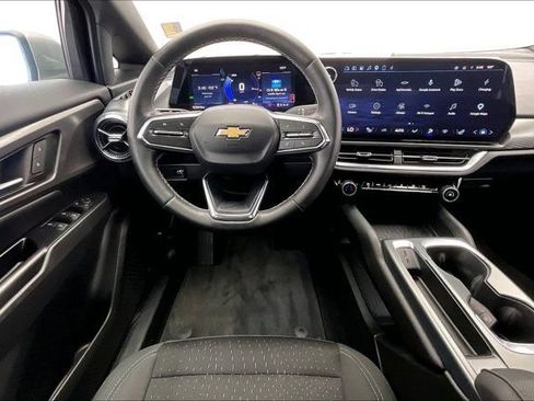 Used 2025 Chevrolet Equinox EV LT w/ Comfort Package AWD/4WD image 4