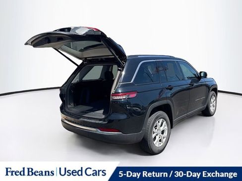 Used 2023 Jeep Grand Cherokee Limited AWD/4WD image 17