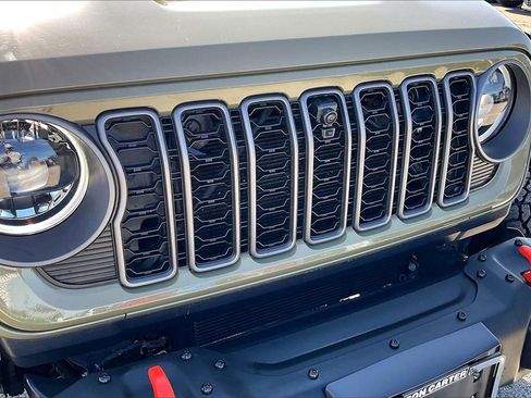 Used 2025 Jeep Gladiator Mojave image 34