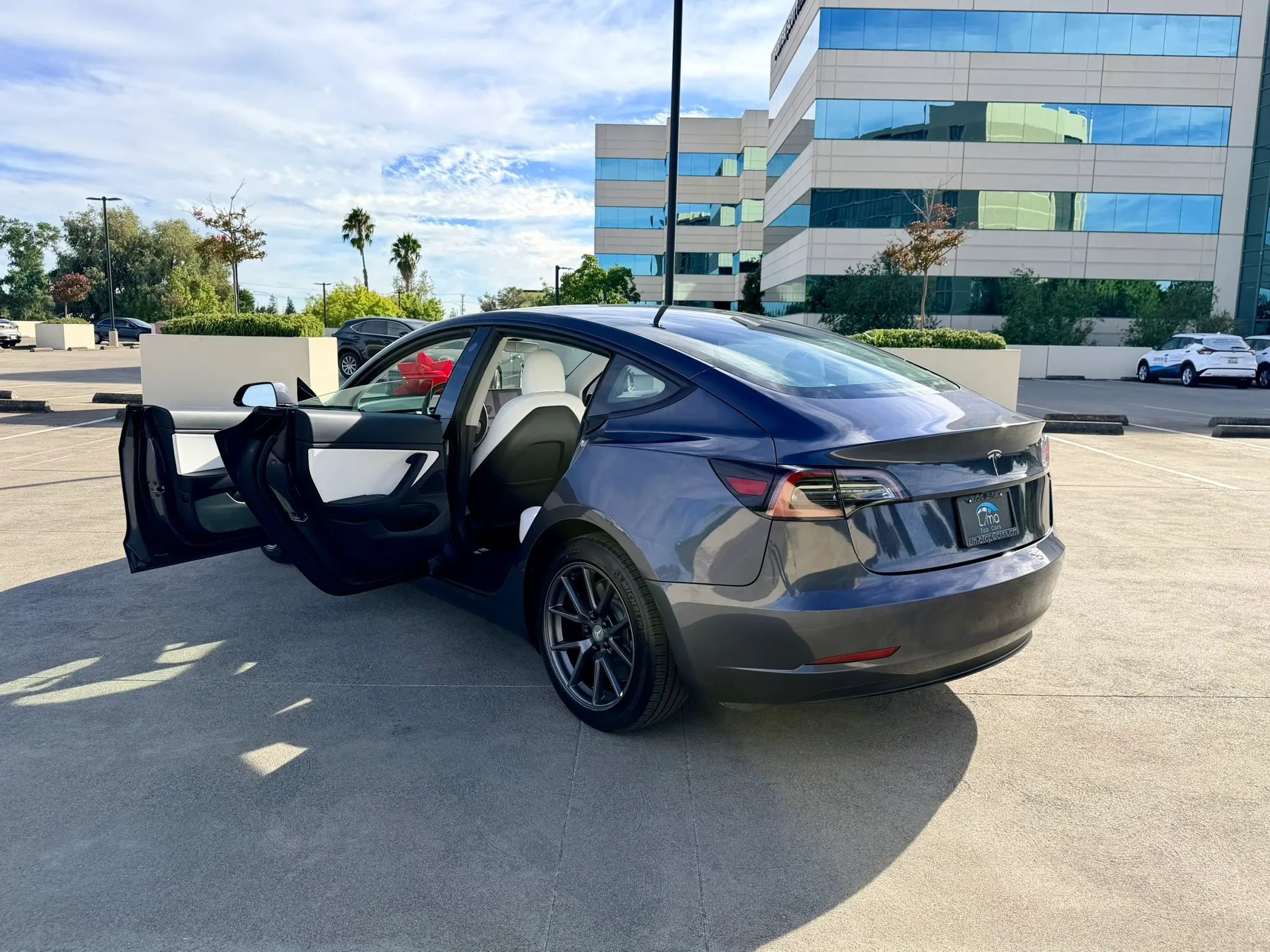 Used 2021 Tesla Model 3 Long Range AWD/4WD image 48