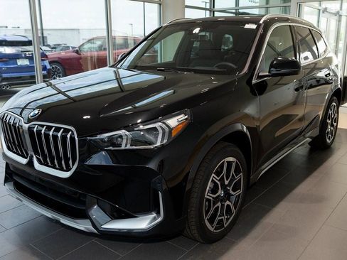 Used 2025 BMW X1 xDrive28i w/ Premium Package AWD/4WD image 3