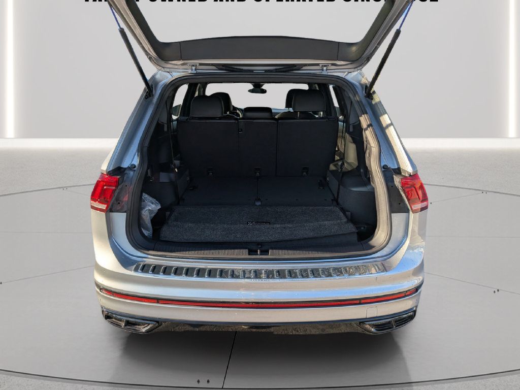 Certified 2023 Volkswagen Tiguan SE R-Line FWD image 10