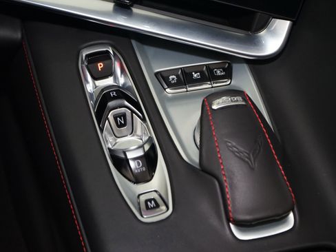 Used 2021 Chevrolet Corvette Stingray Premium Cpe w/ Z51 Performance Package image 19