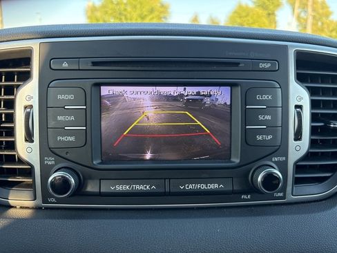 Used 2019 Kia Sportage LX image 32