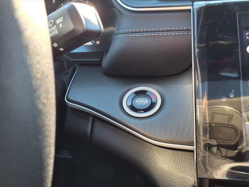 New 2025 Jeep Grand Cherokee L Altitude AWD/4WD image 11