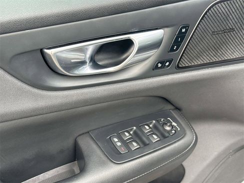 Used 2024 Volvo S60 B5 Plus image 19