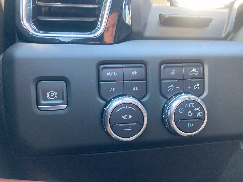 Used 2024 GMC Sierra 2500 Denali Ultimate AWD/4WD image 28