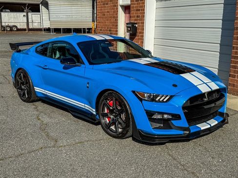 Used 2022 Ford Mustang Shelby GT500 w/ Carbon Fiber Track Pack image 26