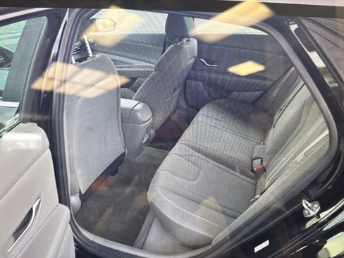 Used 2025 Hyundai Elantra SEL FWD image 13