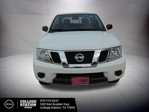 Used 2021 Nissan Frontier SV image 10