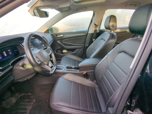 Used 2022 Volkswagen Jetta SE w/ Panoramic Sunroof Package FWD image 6