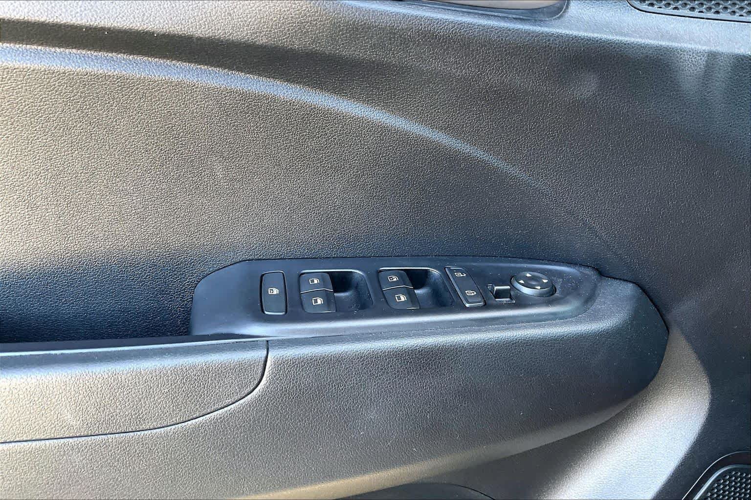 Used 2023 Hyundai Venue SEL w/ Cargo Package FWD image 20