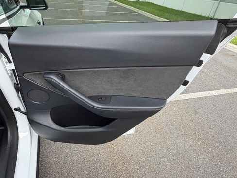 Used 2022 Tesla Model Y Performance AWD/4WD image 19