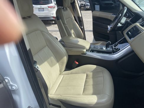 Used 2018 Land Rover Range Rover Sport HSE image 12