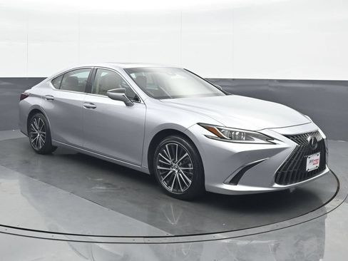 Used 2023 Lexus ES 350 w/ Premium Package FWD image 9