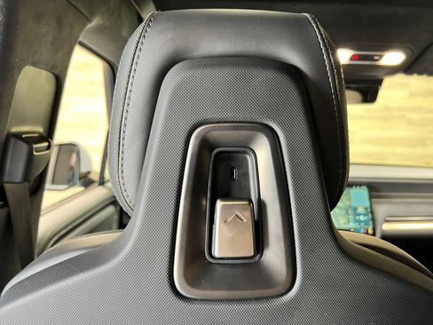 Used 2025 Rivian R1S Adventure AWD/4WD image 28