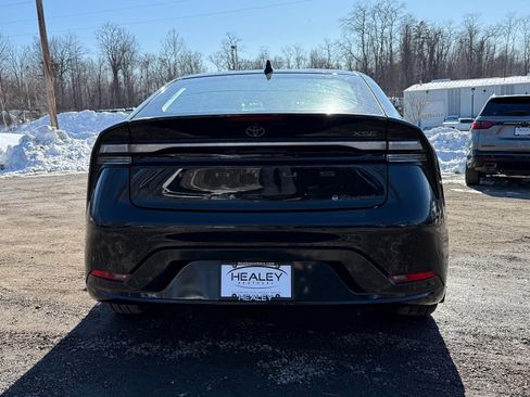 Used 2024 Toyota Prius Prime XSE Premium image 5