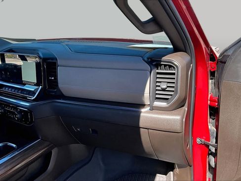 Used 2024 Chevrolet Silverado 1500 LT w/ Z71 Off-Road Package AWD/4WD image 19
