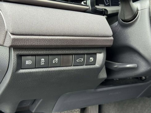 Used 2025 Toyota Camry LE FWD image 10