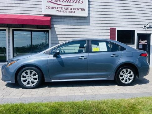 Used 2025 Toyota Corolla LE FWD image 2