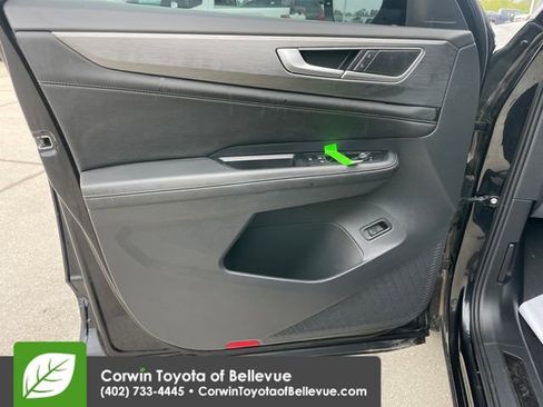 Used 2026 Volkswagen Atlas Cross Sport SE AWD/4WD image 18