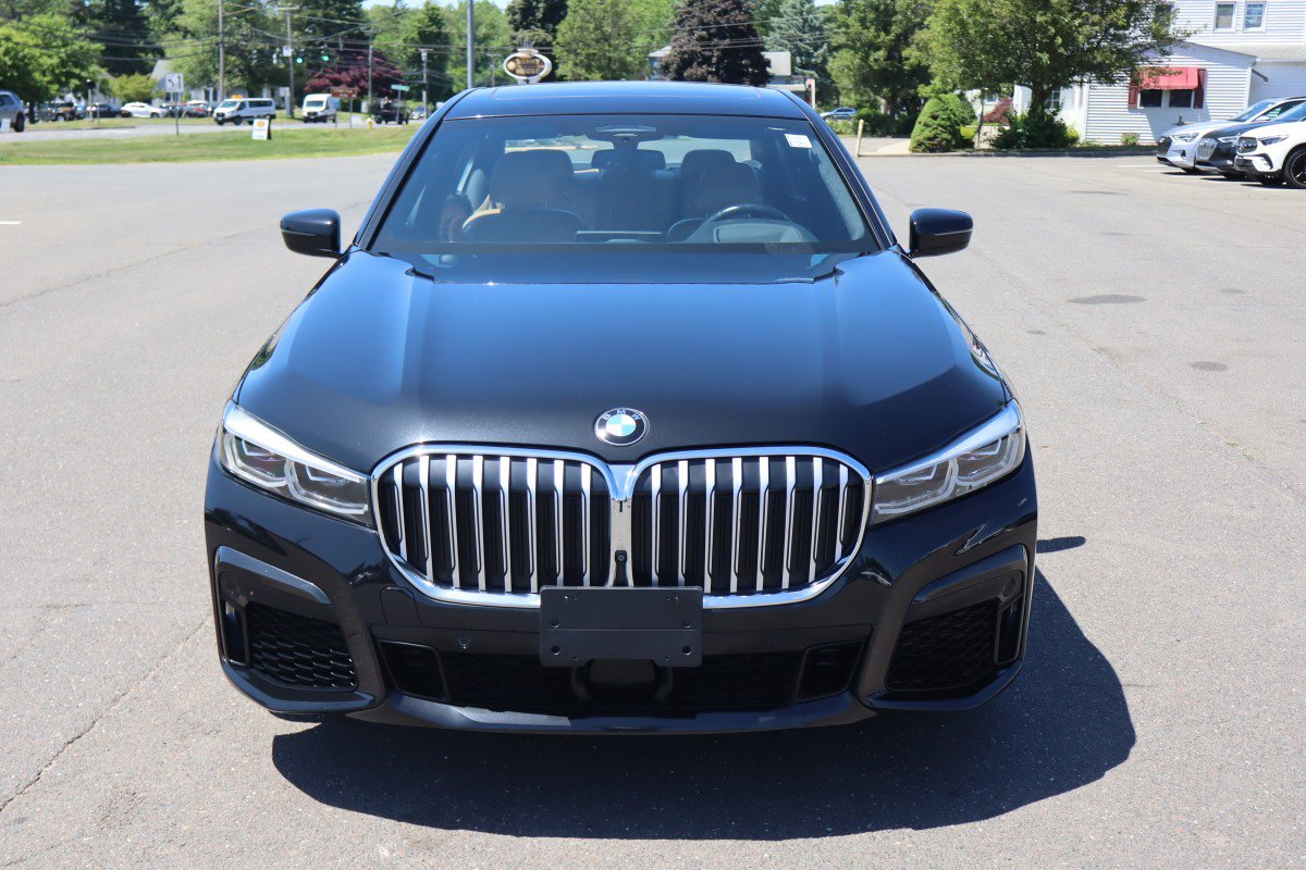Used 2021 BMW 750i xDrive w/ Executive Package AWD/4WD image 3