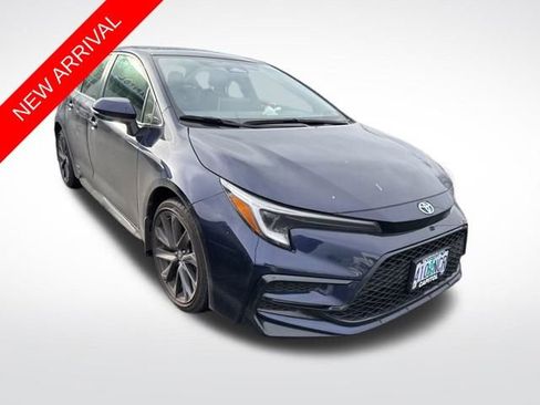 Used 2025 Toyota Corolla SE image 1