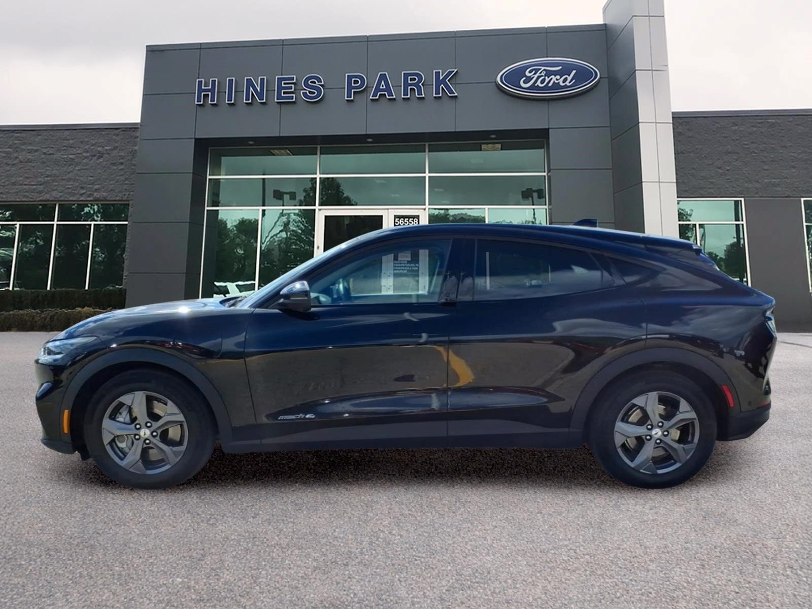 Used 2023 Ford Mustang Mach-E Select w/ Comfort Package Lite AWD/4WD image 4