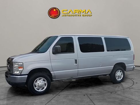 Used 2014 Ford E-350 and Econoline 350 XLT image 2