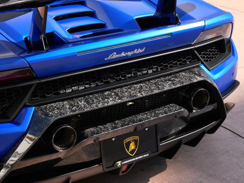 Used 2018 Lamborghini Huracan Performante image 12