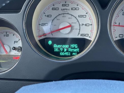 Used 2013 Dodge Challenger R/T image 19