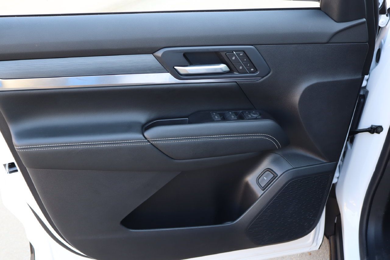 Used 2027 GMC Terrain Elevation w/ Elevation Premium Package FWD image 19
