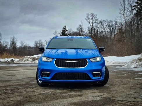 New 2026 Chrysler Pacifica Select image 8