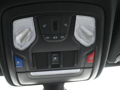 Used 2022 RAM 1500 Big Horn AWD/4WD image 17