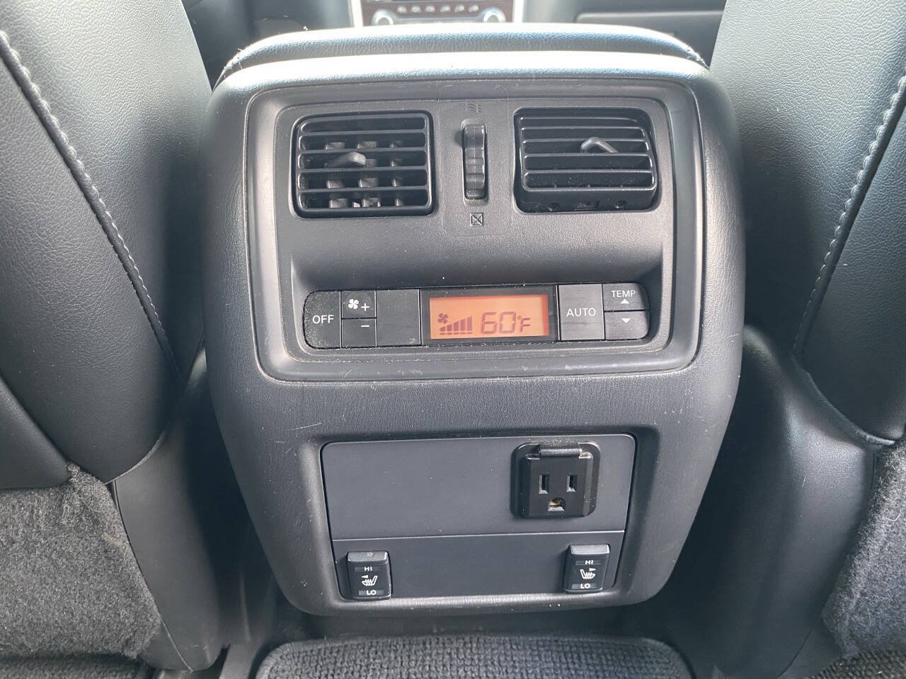 Used 2015 Nissan Pathfinder Platinum w/ Cargo Package FWD image 24