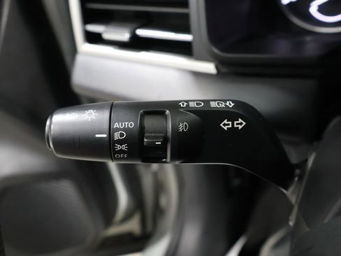 Used 2024 Mitsubishi Outlander SE image 39