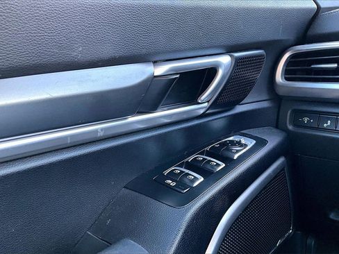 Used 2020 Kia Telluride LX image 34