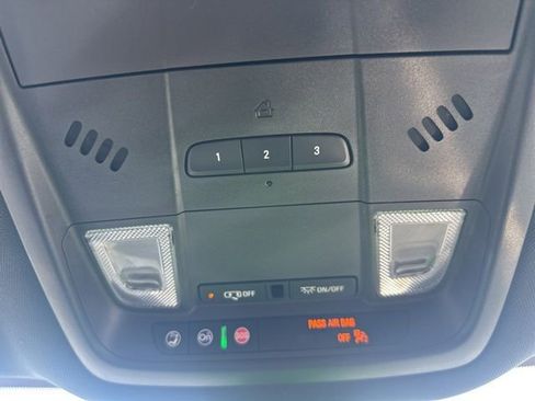 Used 2024 Buick Enclave Premium image 34