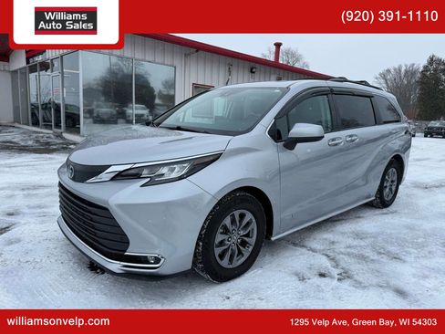 Used 2021 Toyota Sienna XLE image 8