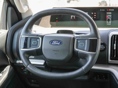 Certified 2025 Ford Expedition Active AWD/4WD image 17