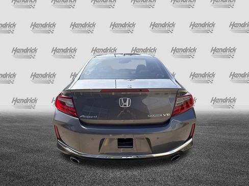 Used 2017 Honda Accord Touring image 9