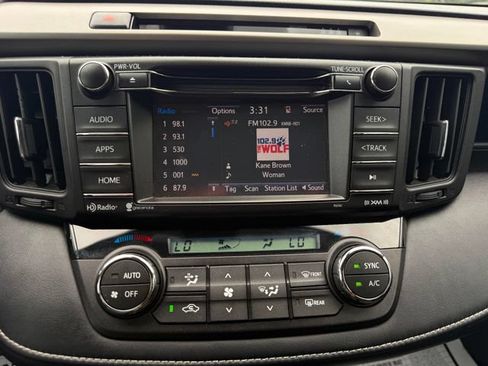Used 2017 Toyota RAV4 XLE w/ Carpet Mat Package AWD/4WD image 8