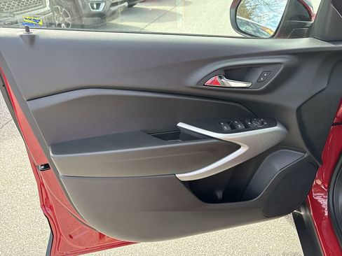 New 2026 Chevrolet Trax RS w/ Sunroof Package FWD image 21