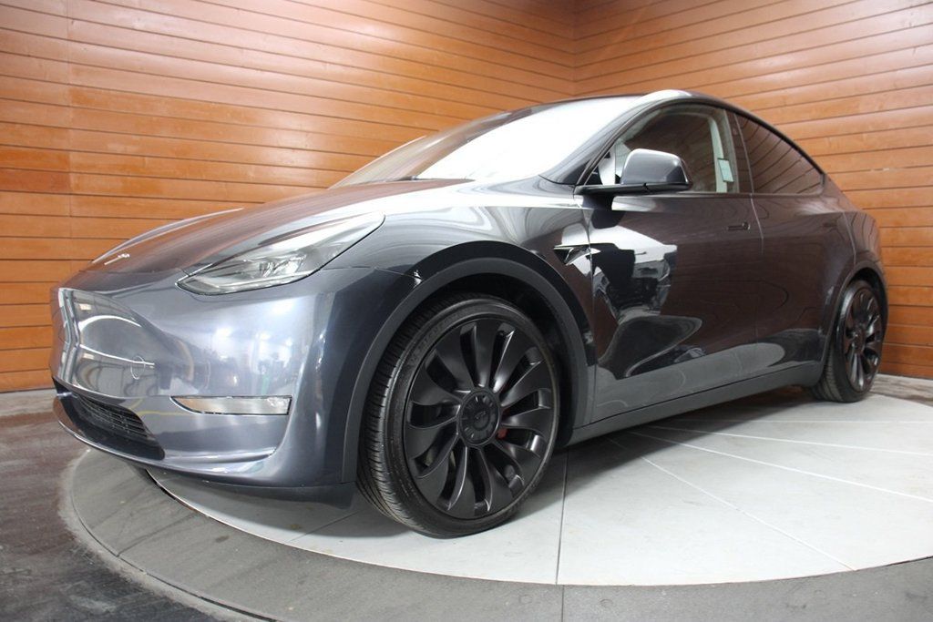Used 2024 Tesla Model Y Performance AWD/4WD image 1