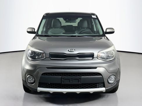 Used 2017 Kia Soul + w/ Primo Package FWD image 2