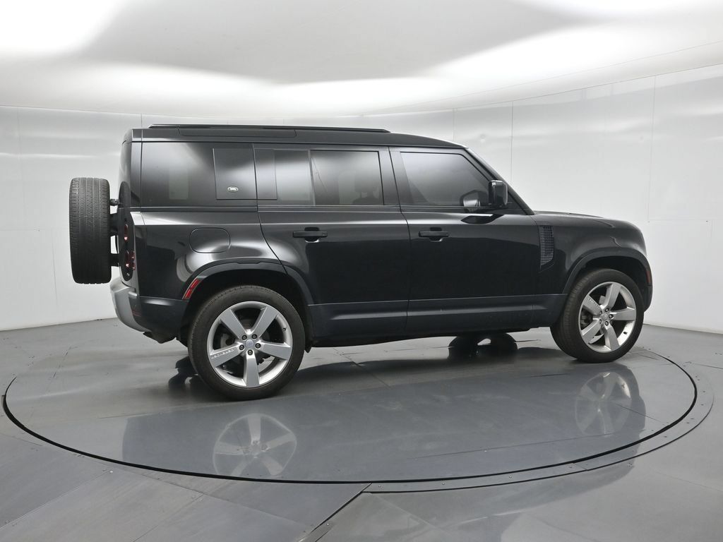 Used 2024 Land Rover Defender 110 S AWD/4WD image 2